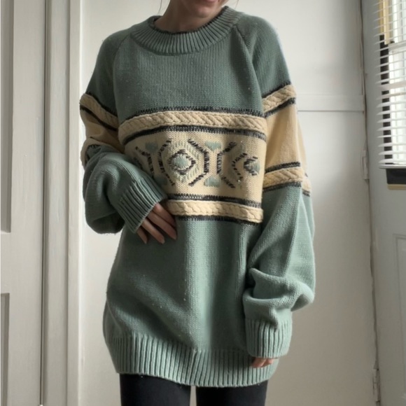 Large blue sweater - Picture 4 of 5